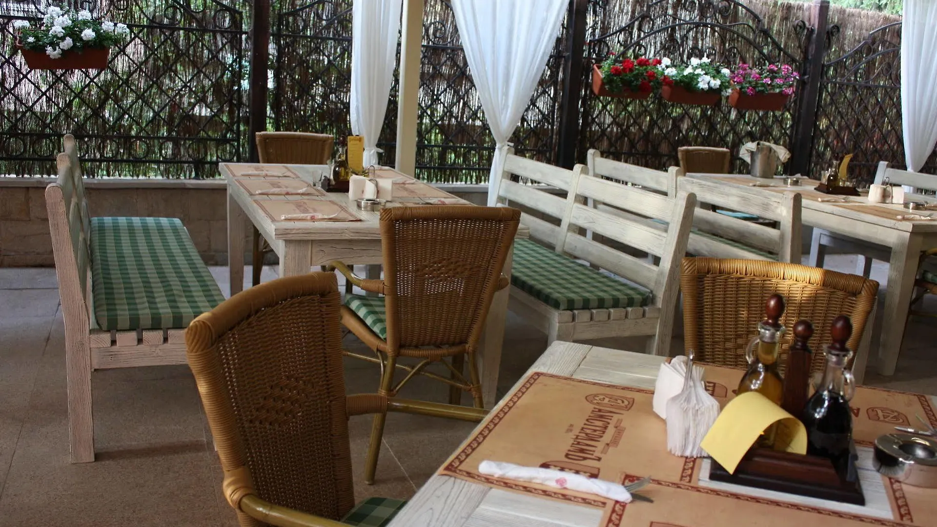 Amsterdam Hotel Sofia 3*,
